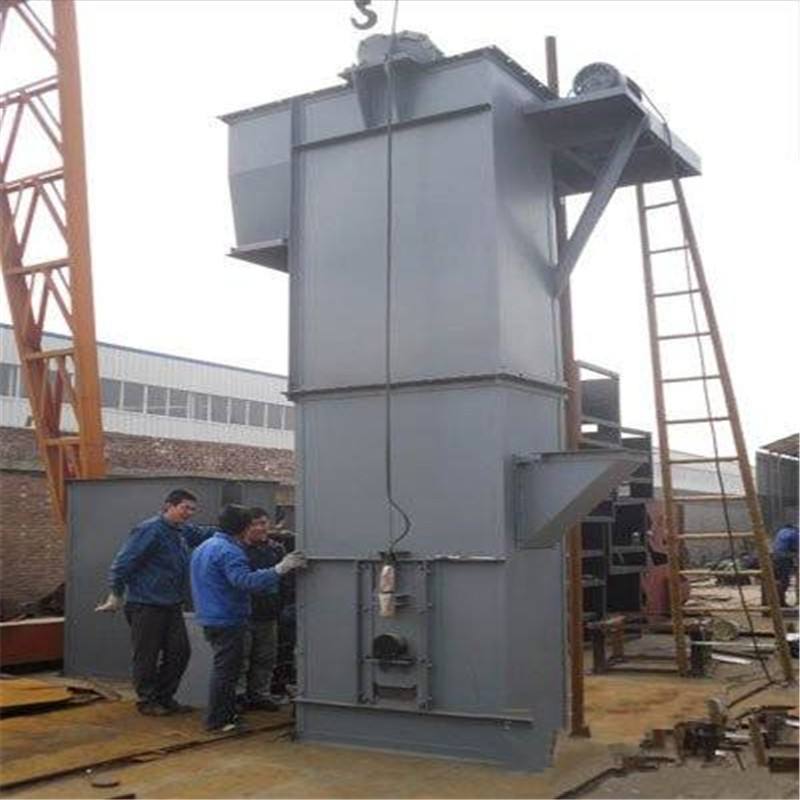 斗式提升機廠家現場安裝圖片 斗式提升機廠家現場安裝圖片