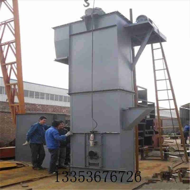 斗式提升機(jī)安裝現(xiàn)場 斗式提升機(jī)安裝現(xiàn)場