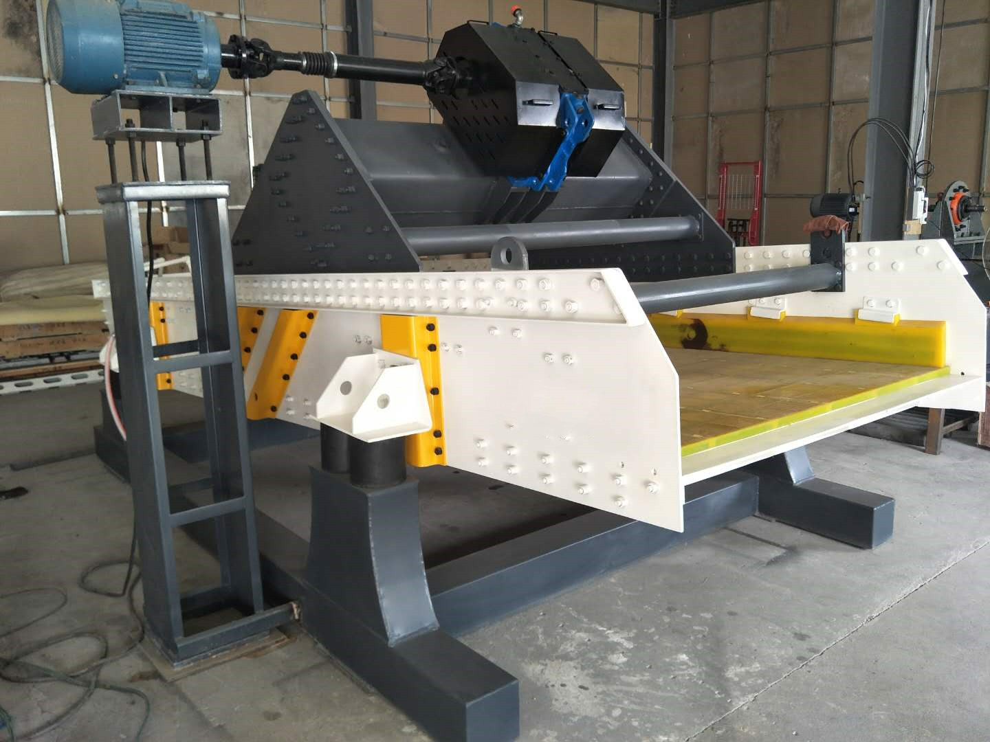 激振器式高頻脫水篩的產品優勢比振動電機的體現在哪方面？22